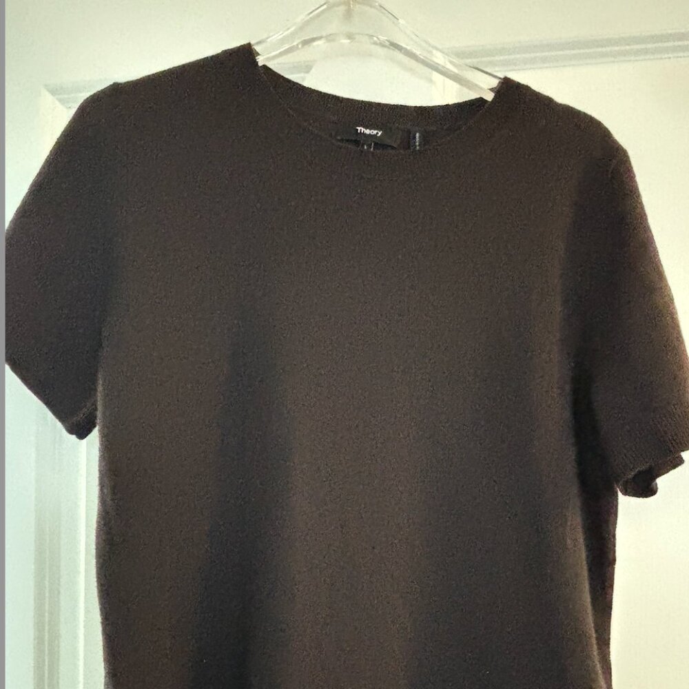 Theory short sleeve chocolate brown cashmere sweater size large